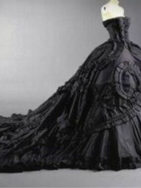 Elegant Black Strapless Evening Ball Gown with Train Dress size 4